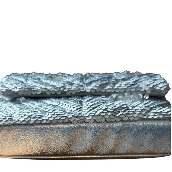 Nicole Miller Silver Metallic Crossbody NWT - Picture 3 of 4